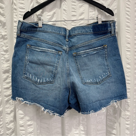 A&F "Mom" Jean Shorts 3/3.5 Inch - Picture 4 of 4